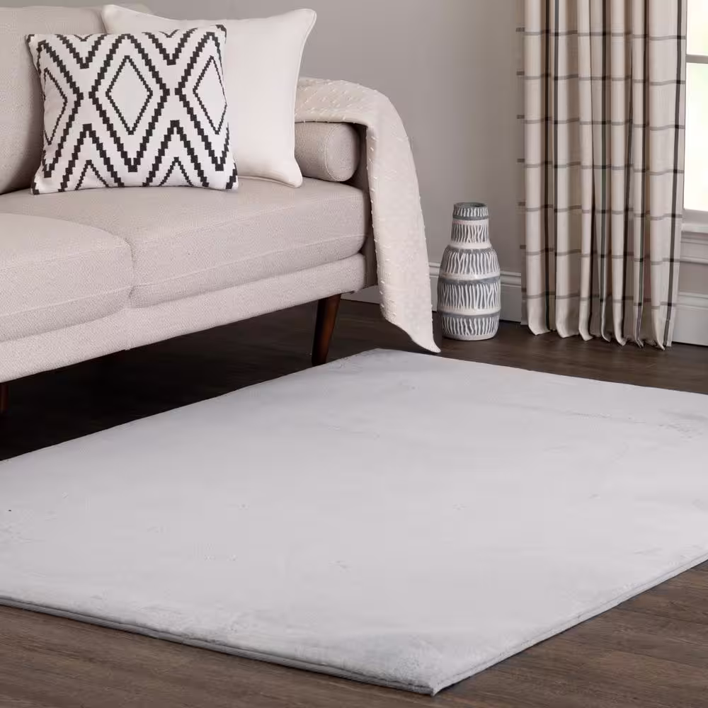 Natco Bliss Grey 5 ft. x 7 ft. Solid Polyester Area Rug
