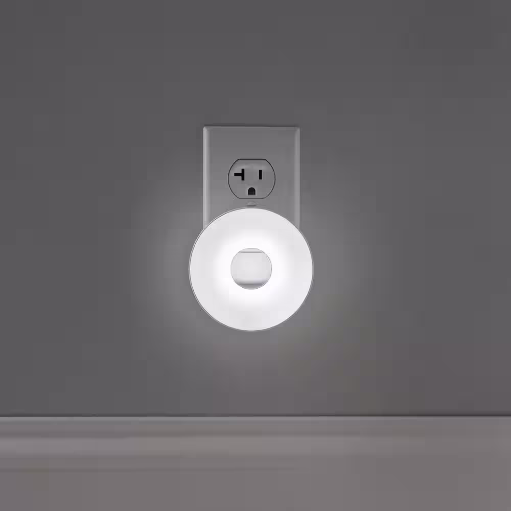 None RGBW Color Changing Plug-In LED White Night Light with Remote Control