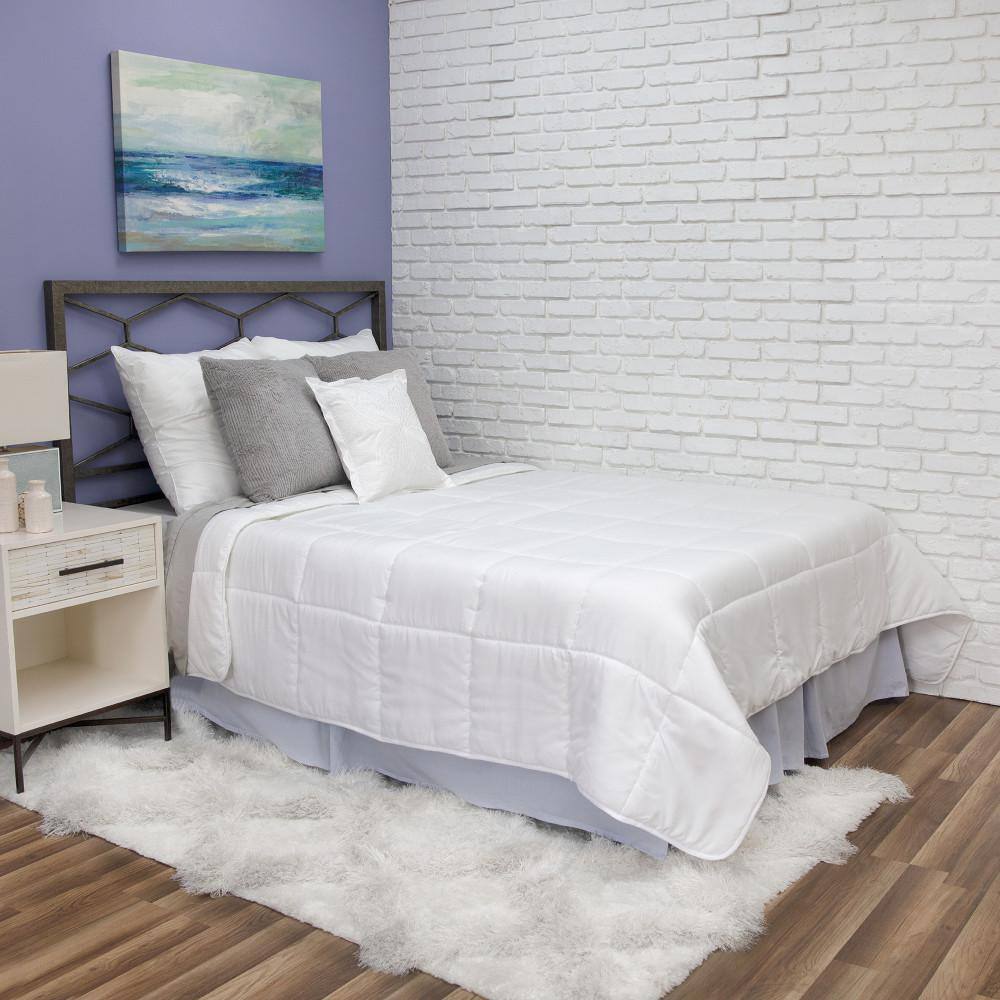 BioPEDIC Fresh and Clean Anti-Odor and Anti-Stain Ultra-Fresh Treated Fabric White Polyester Twin Comforter