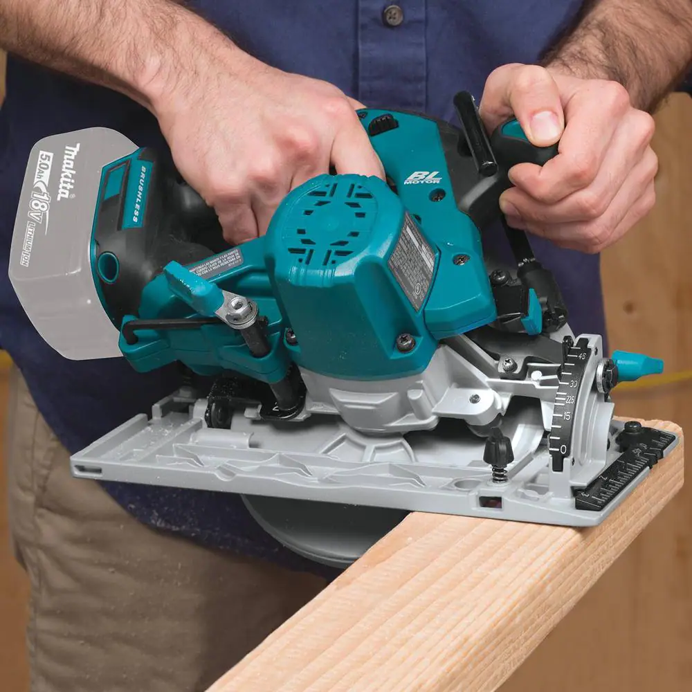 Makita 18V LXT Lithium-Ion Brushless Cordless 6-1/2 in. Circular Saw with Electric Brake and 24T Carbide Blade (Tool-Only)