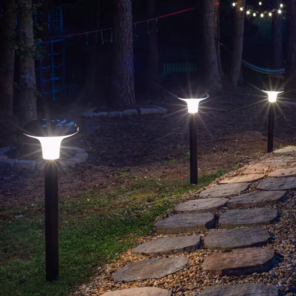 GAMA SONIC Vantage Solar Black Bollard Light with 200 Lumens