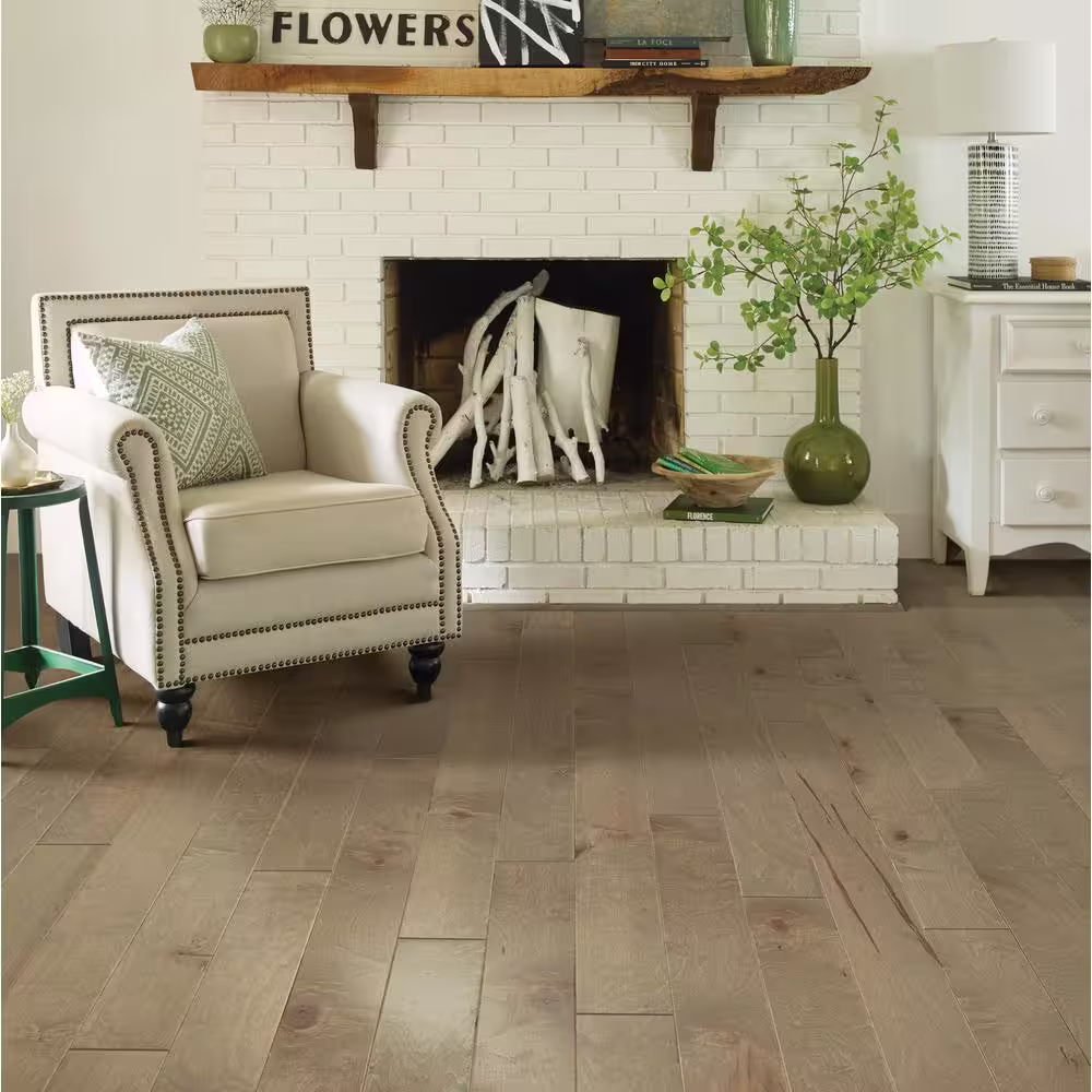 Shaw Opulent Sand Maple 3/8 in. T x 5 in. W Engineered Hardwood Flooring (23.66 sqft/case)