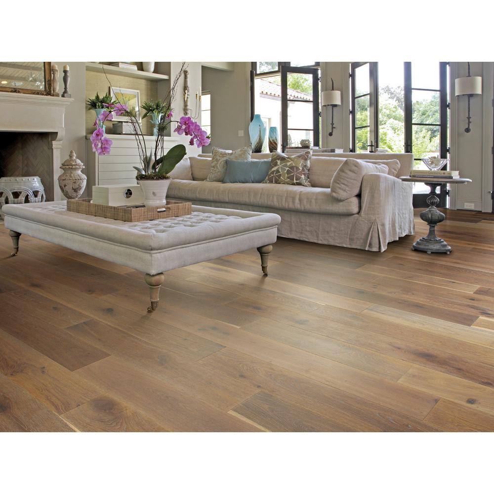 Shaw Richmond Oak Baroque White Oak 9/16 in. T x 7.5 in. W Wire Brushed Engineered Hardwood Flooring (31.09 sqft/case)