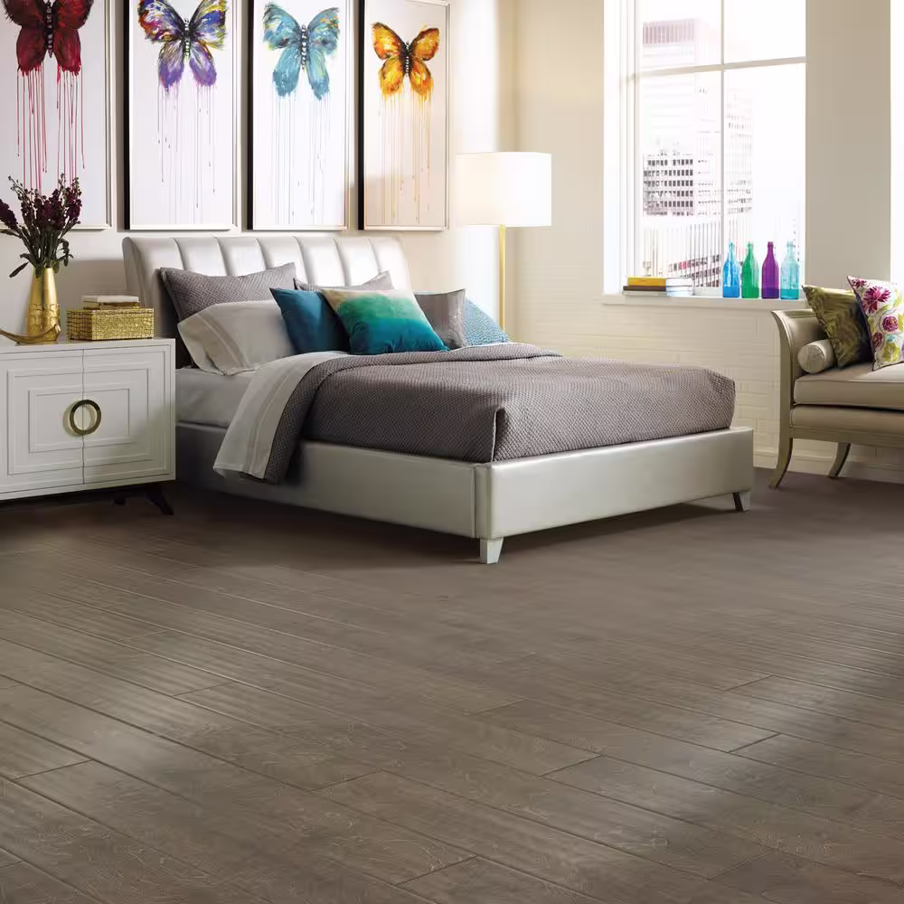 Shaw Lawless Birch 3/8 in. T x 5 in. W Engineered Hardwood Flooring (29.5 sqft/case)