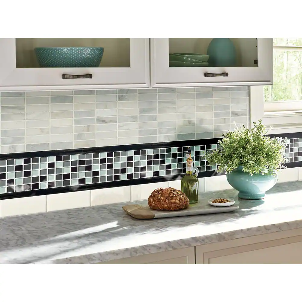 MSI Absolute Black Pencil Molding 3/4 in. x 12 in. Polished Granite Wall Tile (1 lin. ft.)