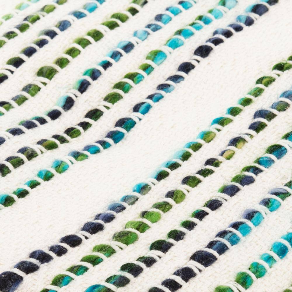 SAFAVIEH Landra 60 in. x 72 in. Blue/White Fringe Throw Blanket