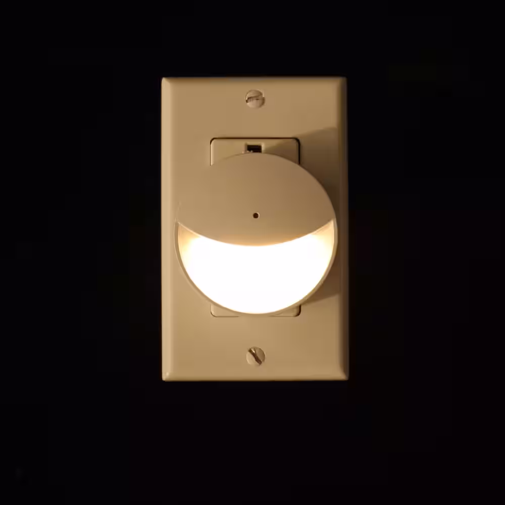 None Round Soft White LED White Night Light with Automatic Dusk to Dawn and 2 Light Levels