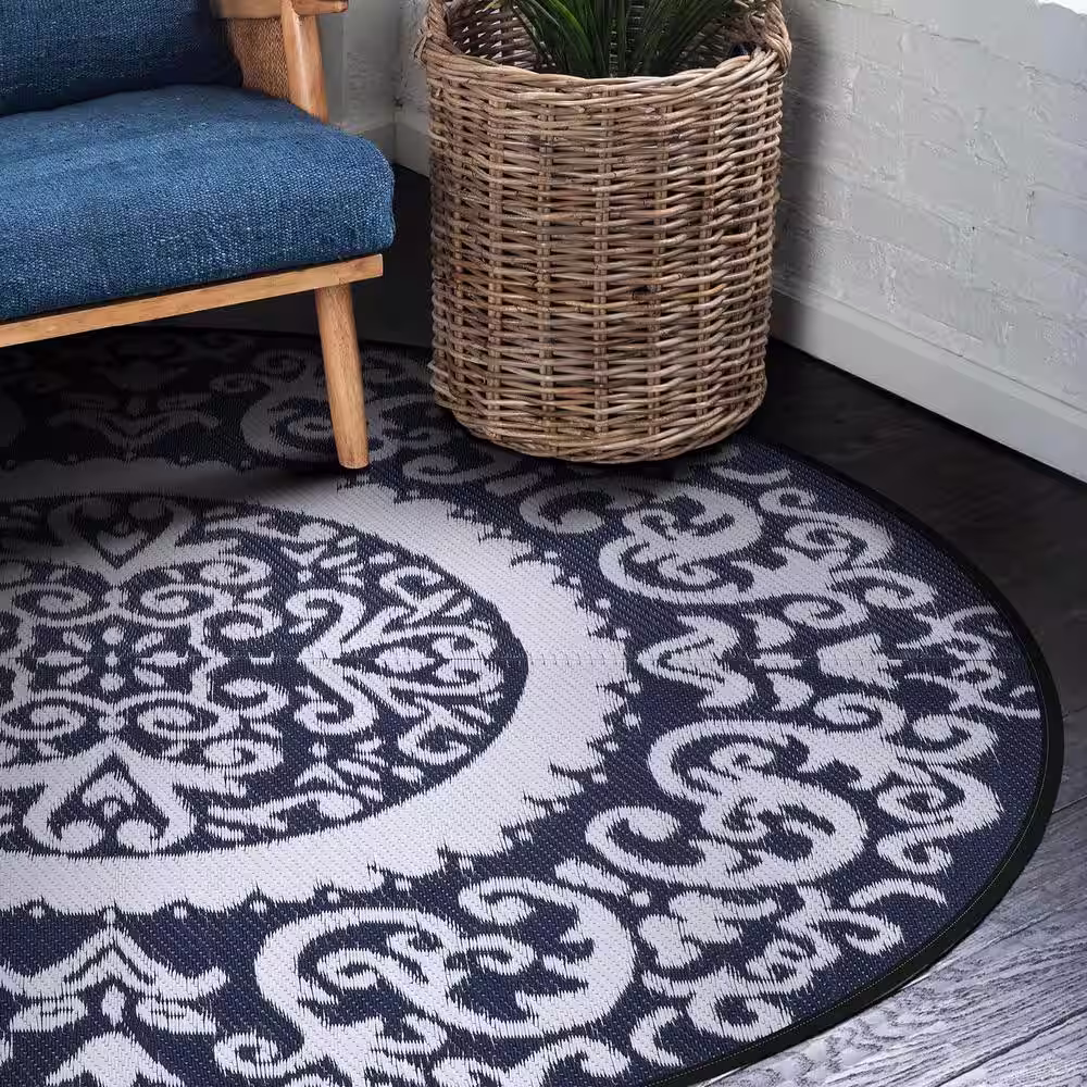 Nuu Garden Blue and White 5 ft. Round Moroccan Polypropylene Waterproof Fade Resistant Indoor/Outdoor Area Rug