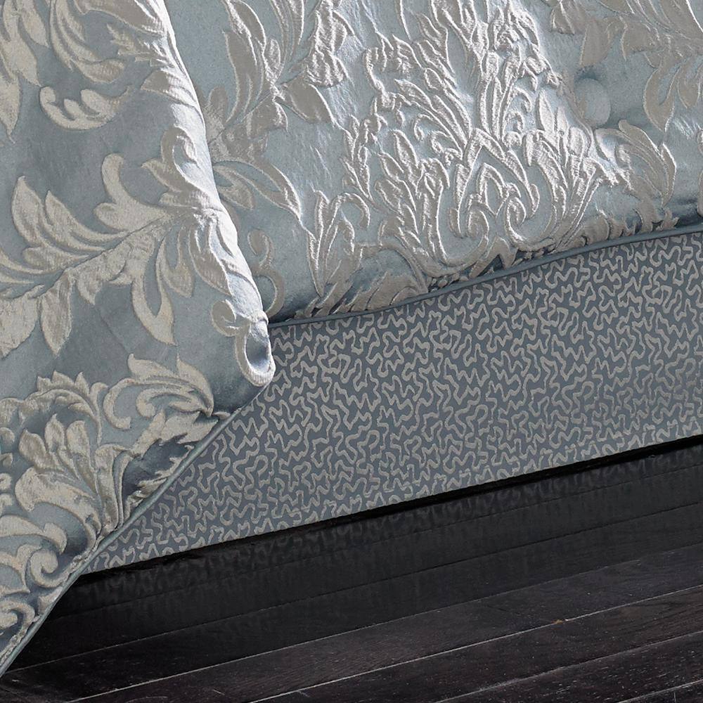 None Faith 4-Piece French Blue Queen Comforter Set