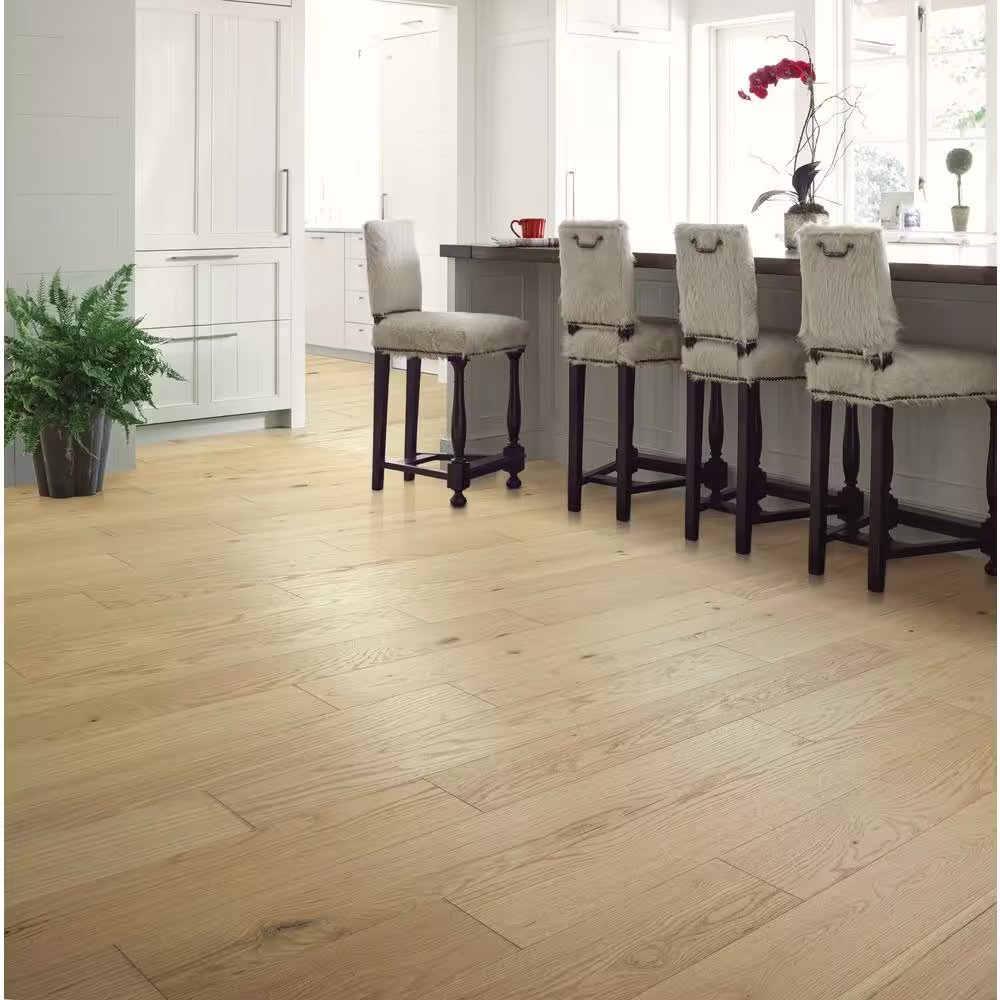Shaw Serenity Oak Pecan Red Oak 1/2 in T x 6.4 in W Water Resistant Wire Brush Engineered Hardwood Flooring (25.4 sqft/case)