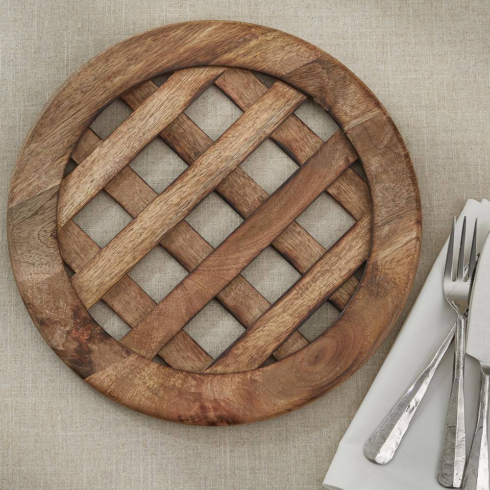 Split P Lattice Wood Round Brown Charger Plate