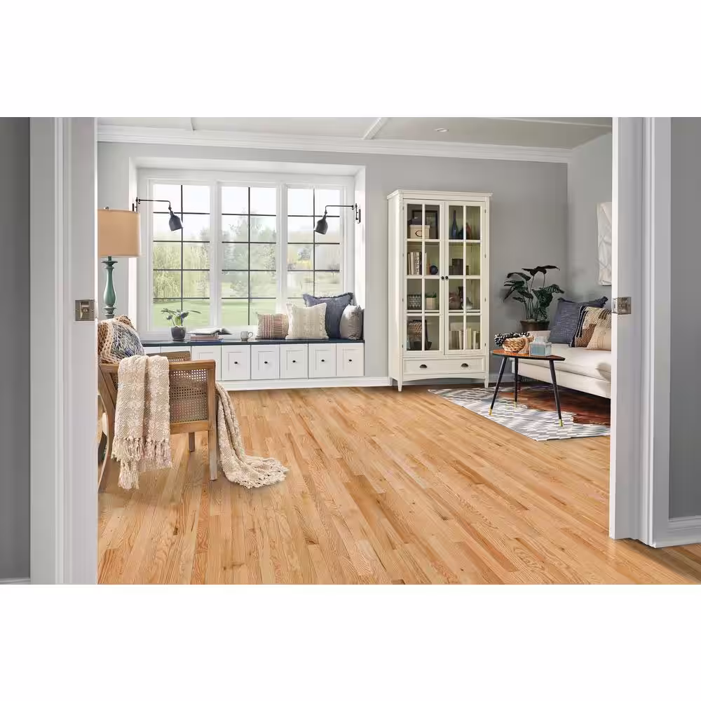 Bruce American Originals Natural Red Oak 3/4in. T x 2-1/4 in. W x Varying L Solid Hardwood Flooring (20 sq.ft./case)