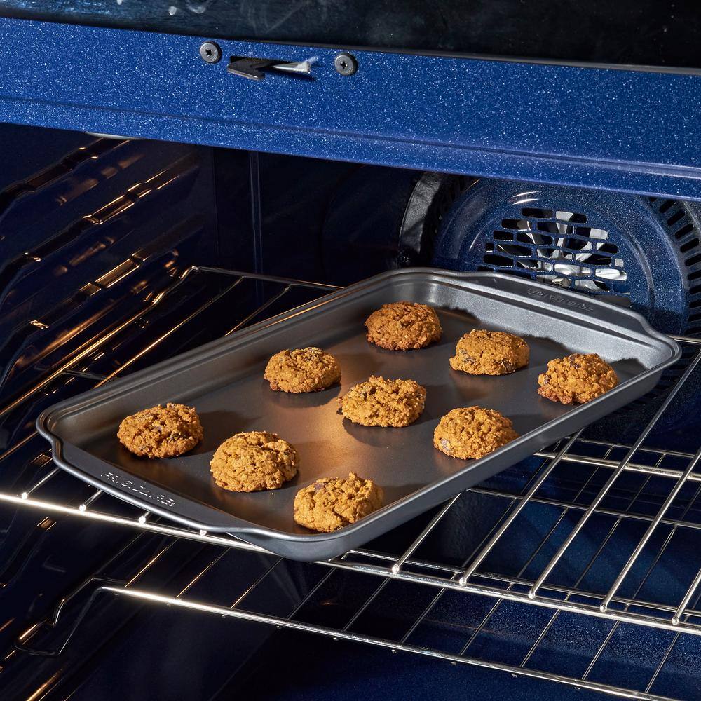 Frigidaire 3-Piece Carbon Steel Bakeware Set