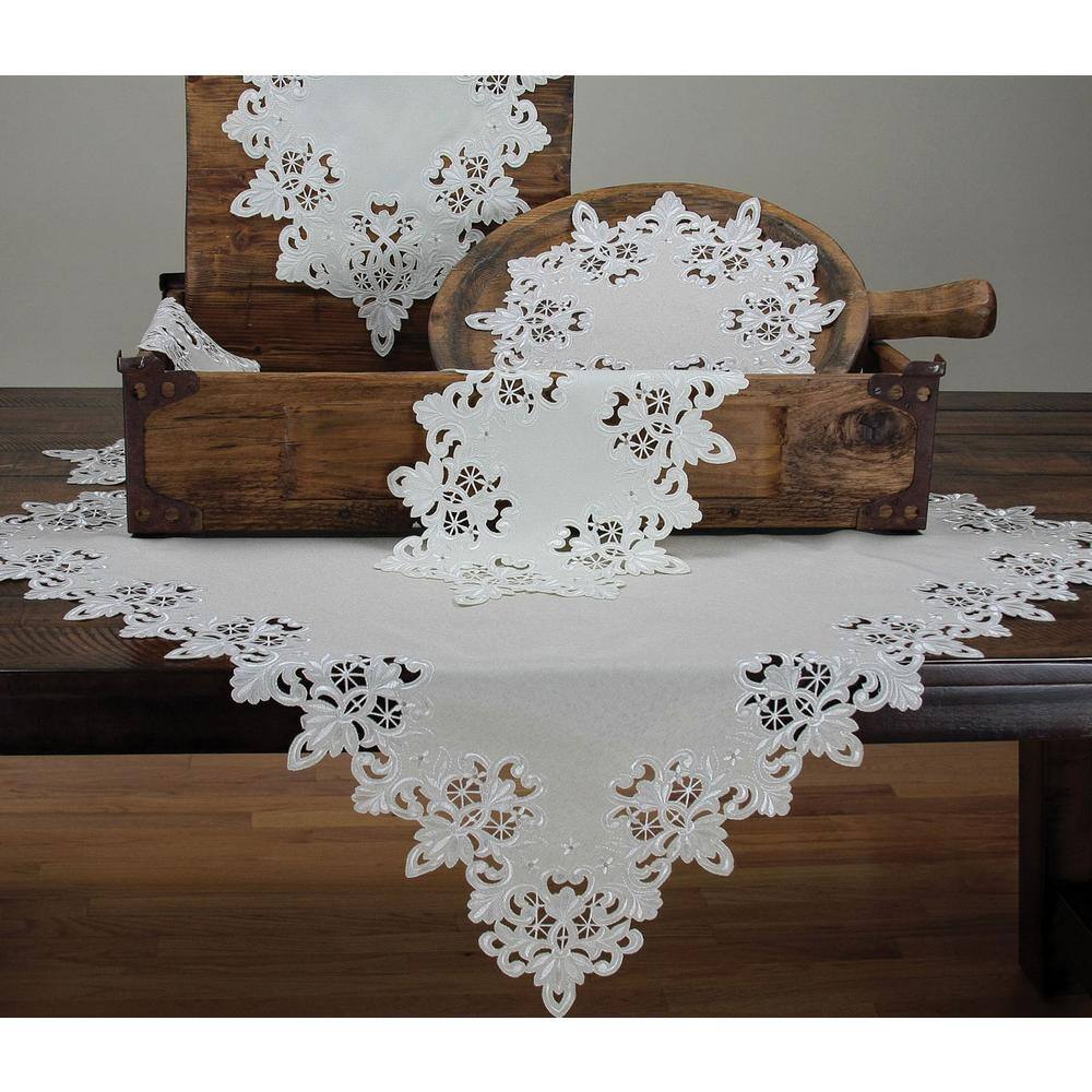 Xia Home Fashions Victorian Lace 12 in. x 18 in. Placemats, Set of 4, Taupe