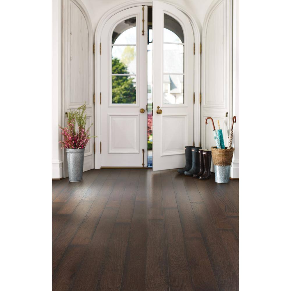 Shaw Greenville Voyage Hickory 3/8 in. T x 5 in. W Distressed Engineered Hardwood Flooring (23.7 sqft/case)