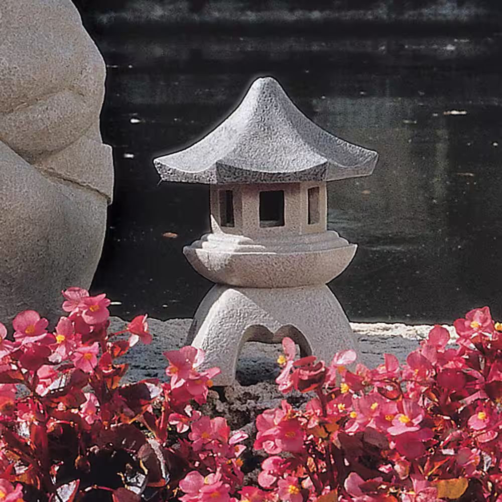 Design Toscano 10.5 in. H Pagoda Lantern Medium Sculpture