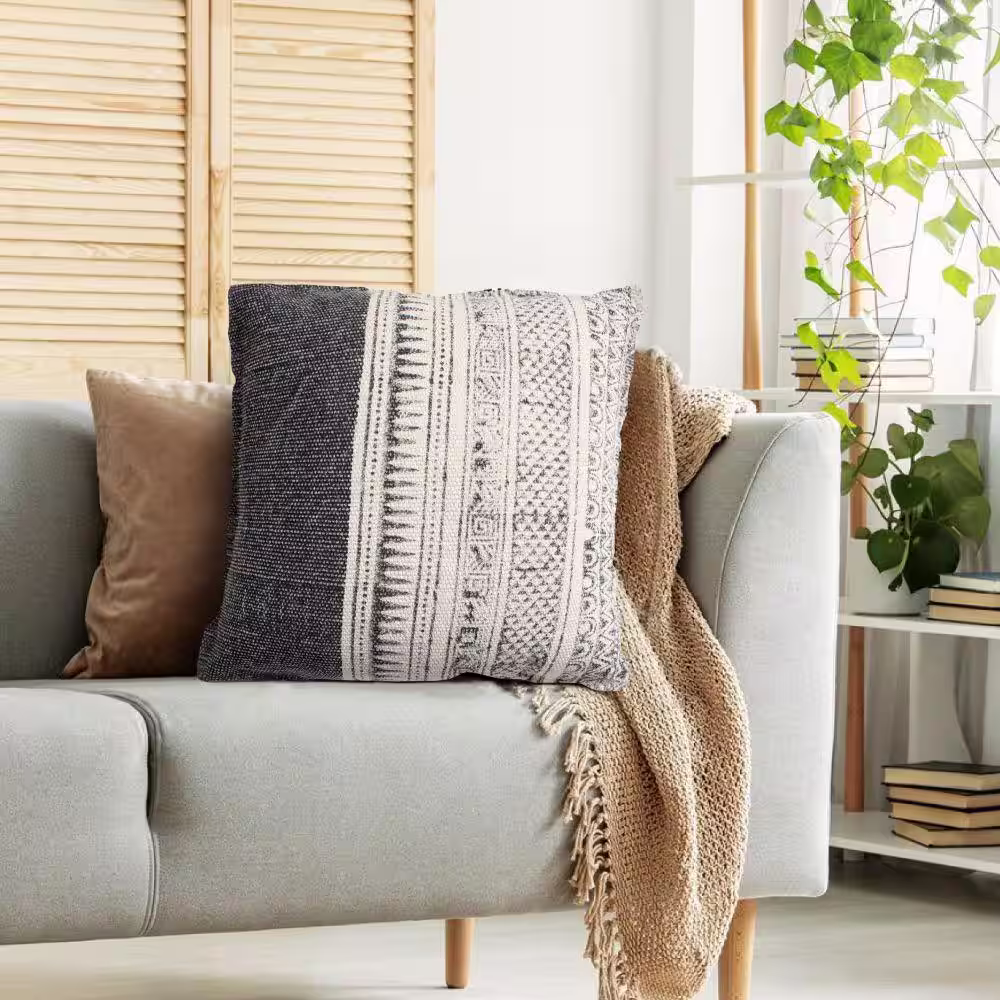 THE URBAN PORT 18 in. x 18 in. White and Gray Kilim Pattern Polycotton Handwoven Accent Throw Pillow (Set of 2)