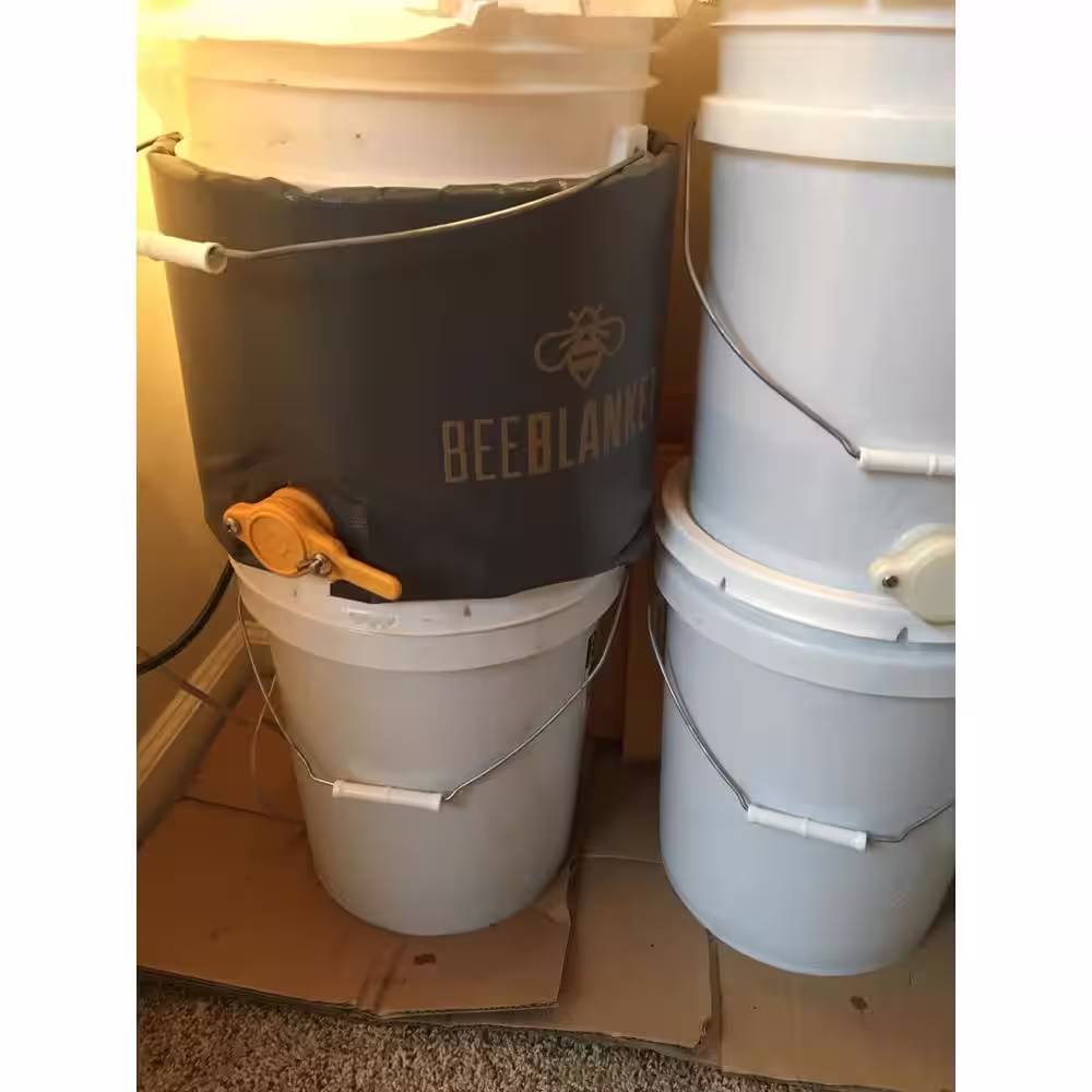 POWERBLANKET Insulated 5 Gal. Bucket and Pail Honey Warming Bee Blanket with Cutout for Gate Valve Fixed Temperature 100Â°F
