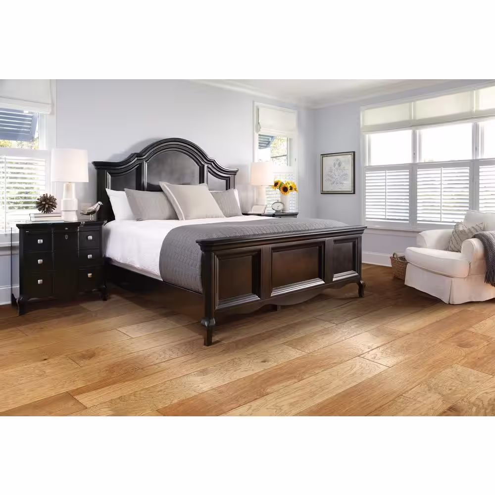 Shaw Canyon Hickory Honey Hickory 3/8 in. T x 6.4 in. W Distressed Engineered Hardwood Flooring (30.48 sqft/case)