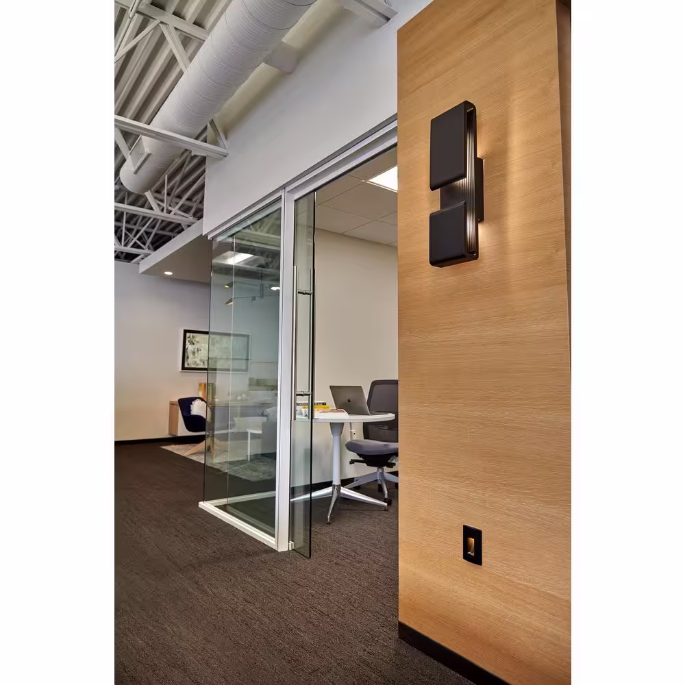 HINKLEY Luna Hardwired Bronze LED Path Light