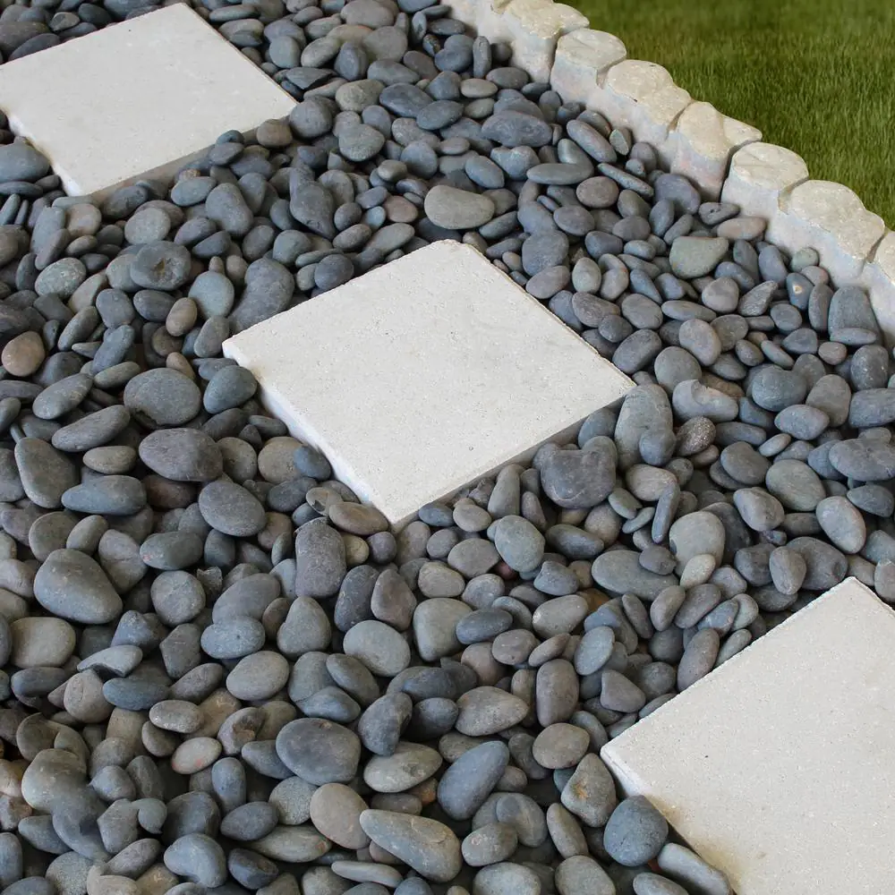 Vigoro 0.25 cu. ft. 20 lbs. 1 in. to 3 in. Grey Mexican Beach Pebble Landscape Rock