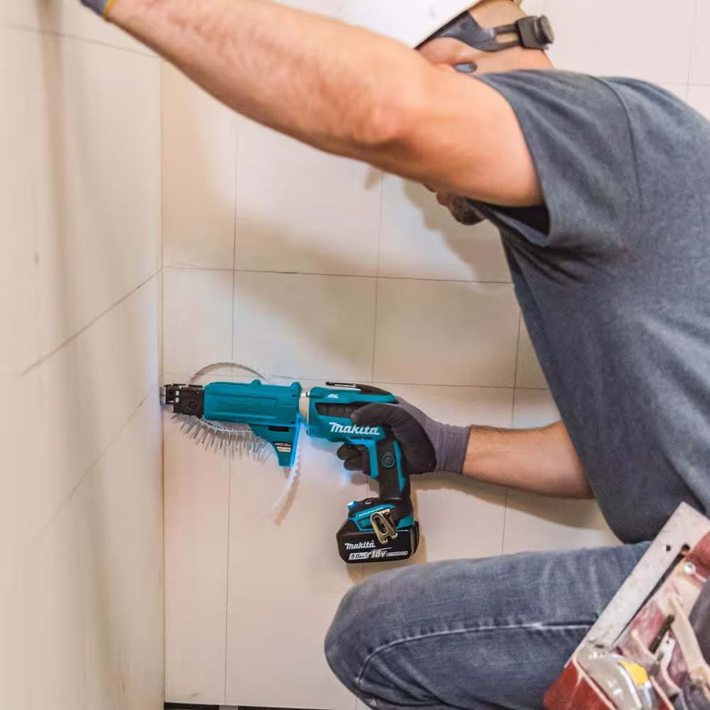 Makita 18V 5.0 Ah LXT Cordless Combo Kit with Autofeed Magazine (Brushless Drywall Screwdriver/Cut-Out Tool) (2-Piece)
