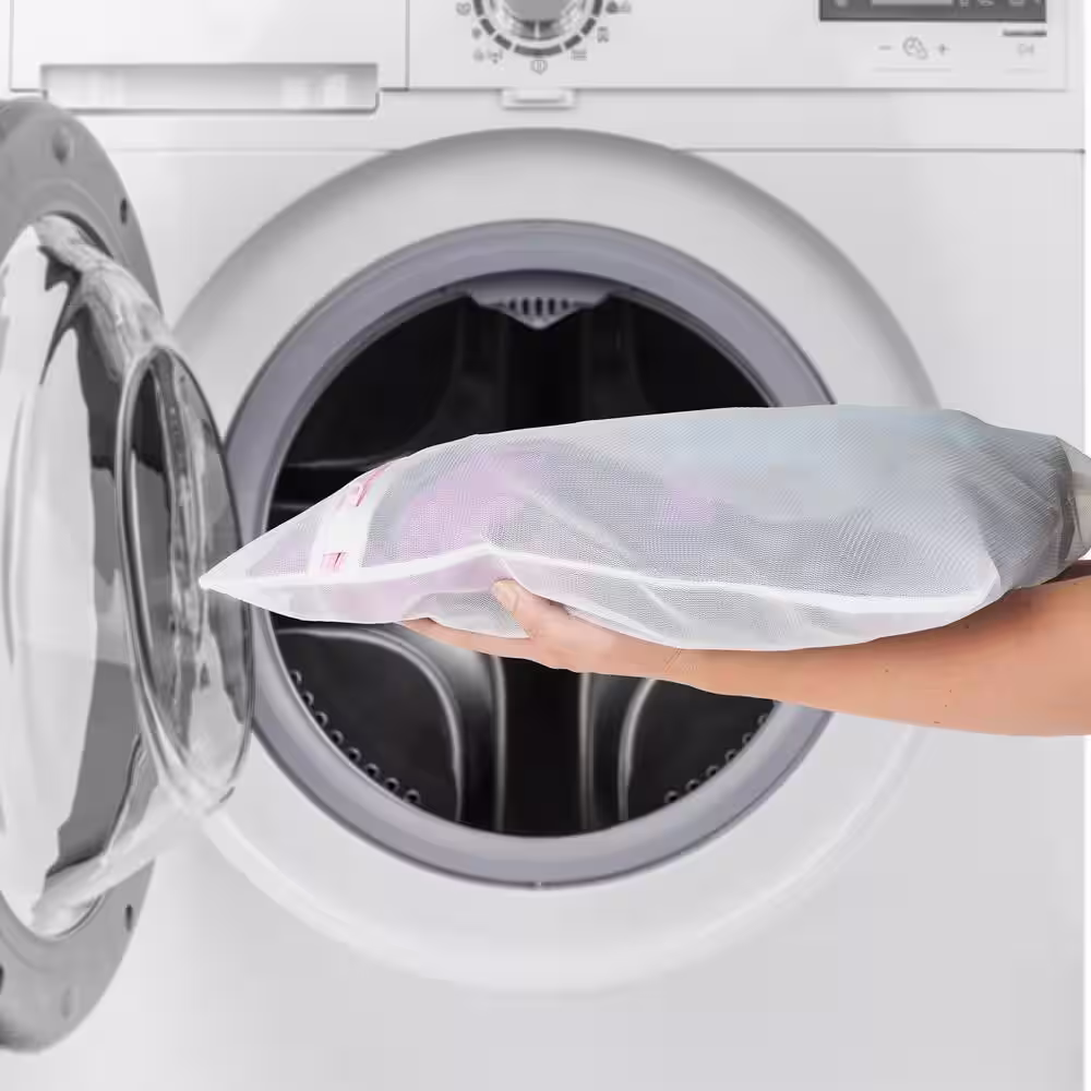 Everyday Home Washable Mesh Laundry Bag with Zipper (4-Pack)