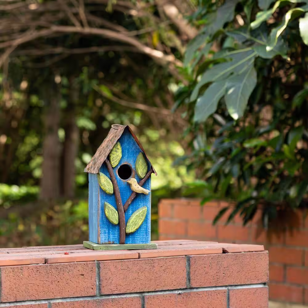 Glitzhome 9.75 in. H Distressed Solid Wood Birdhouse with Leaves