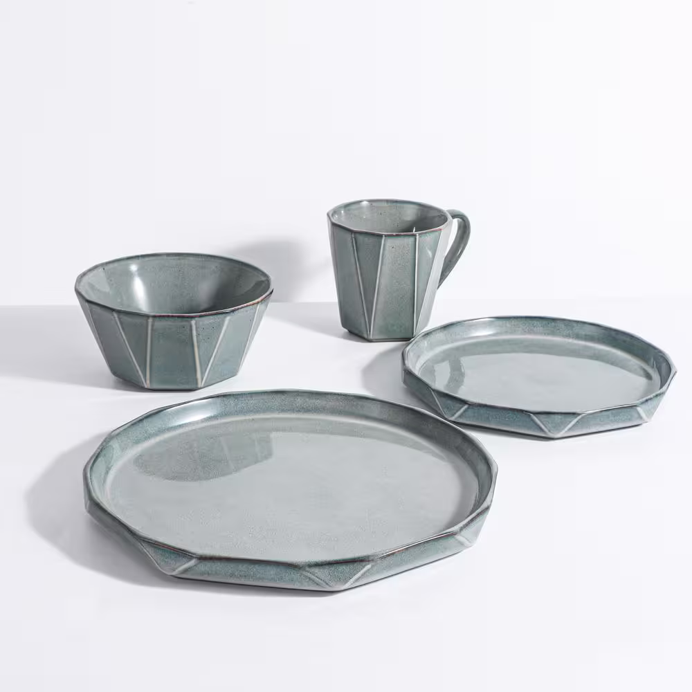 TABLE 12 16-Piece Stonewashed Gray Stoneware Dinnerware Set