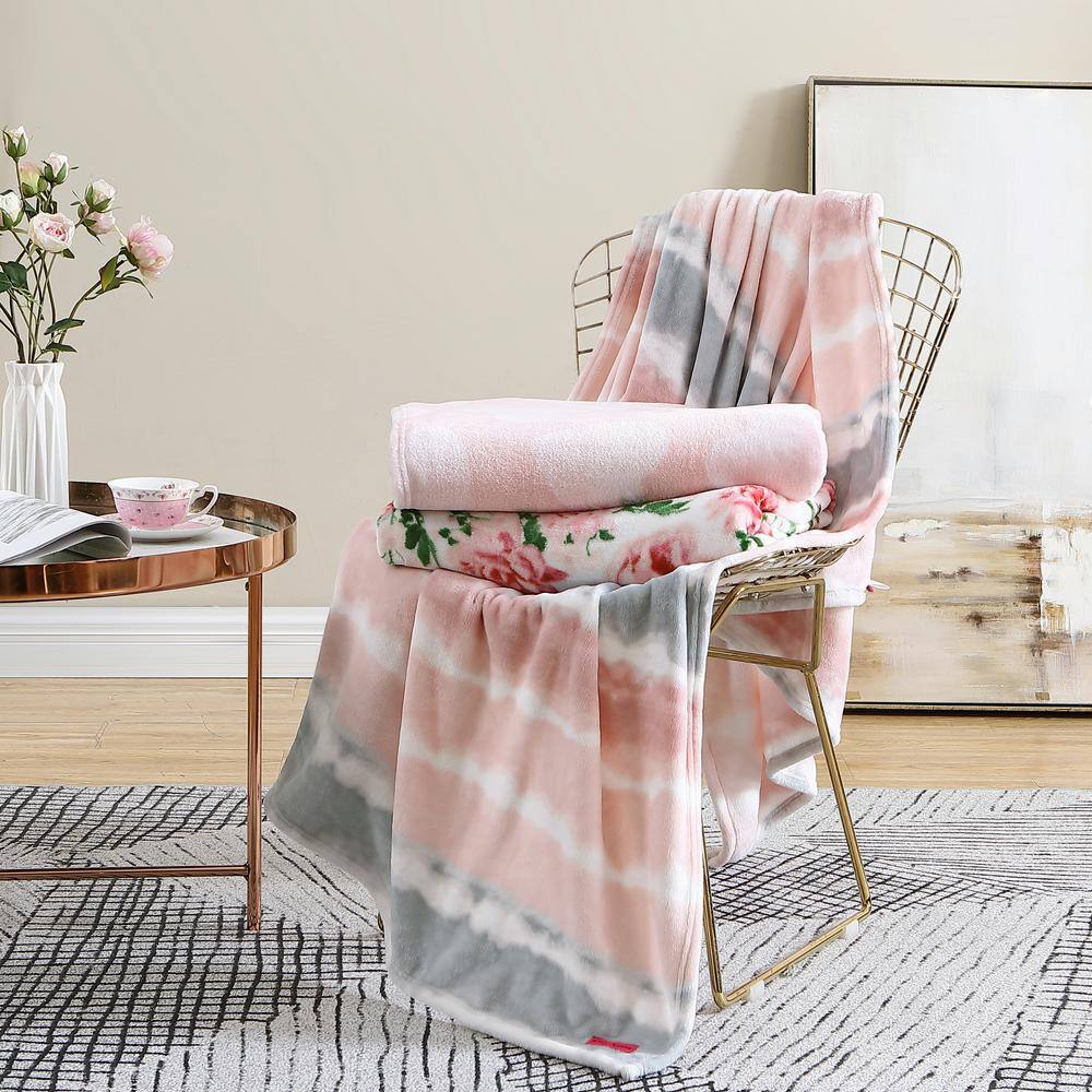 BETSEY JOHNSON Tie Dye Cloud Pink Ultra Soft Plush Microfiber Throw Blanket