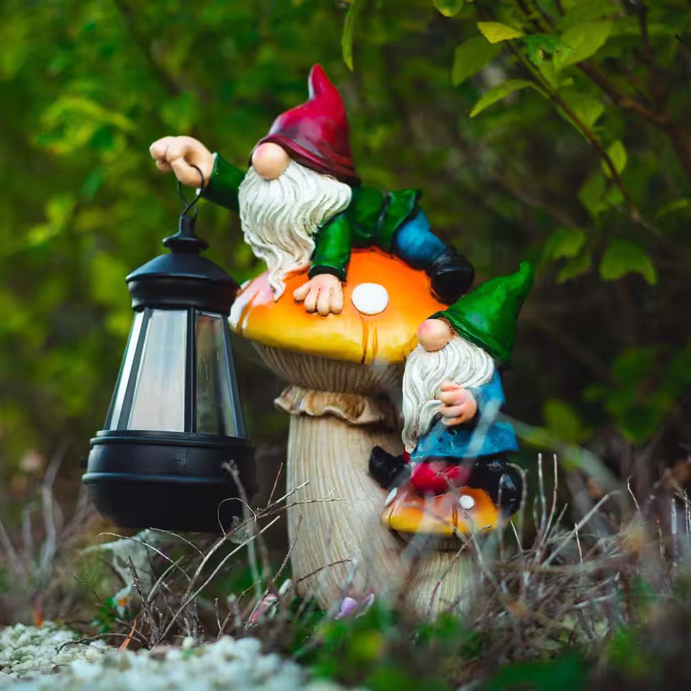 None 11.4in Outdoor Polyresin Mushroom Kit Gnome Garden Statue Holding Solar Light