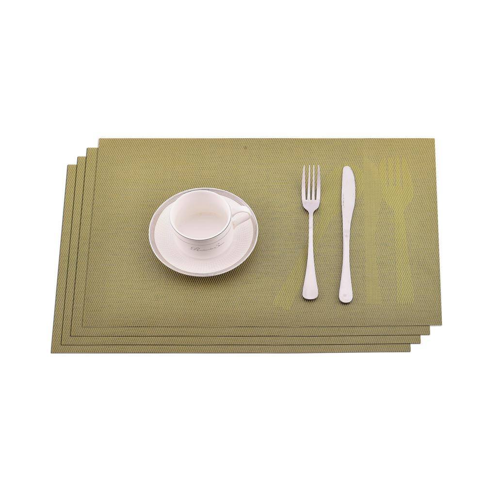 J&V TEXTILES Green Snowflakes Jacquard 12 in. x 18 in. PVC Fiber Woven Non-Slip Washable Placemat (Set of 4)