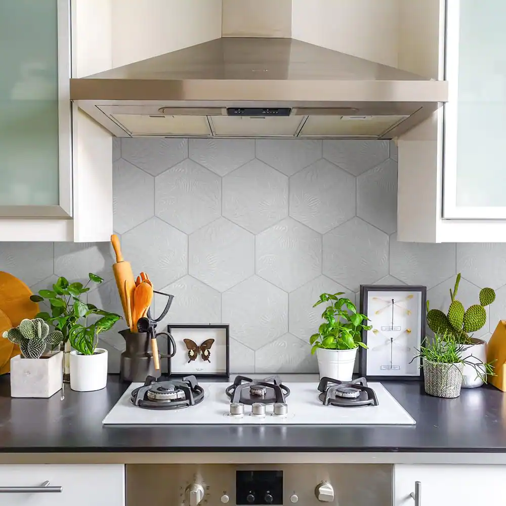 Merola Tile Gaudi Lux Hex White 8-5/8 in. x 9-7/8 in. Porcelain Floor and Wall Tile (11.5 sq. ft./Case)