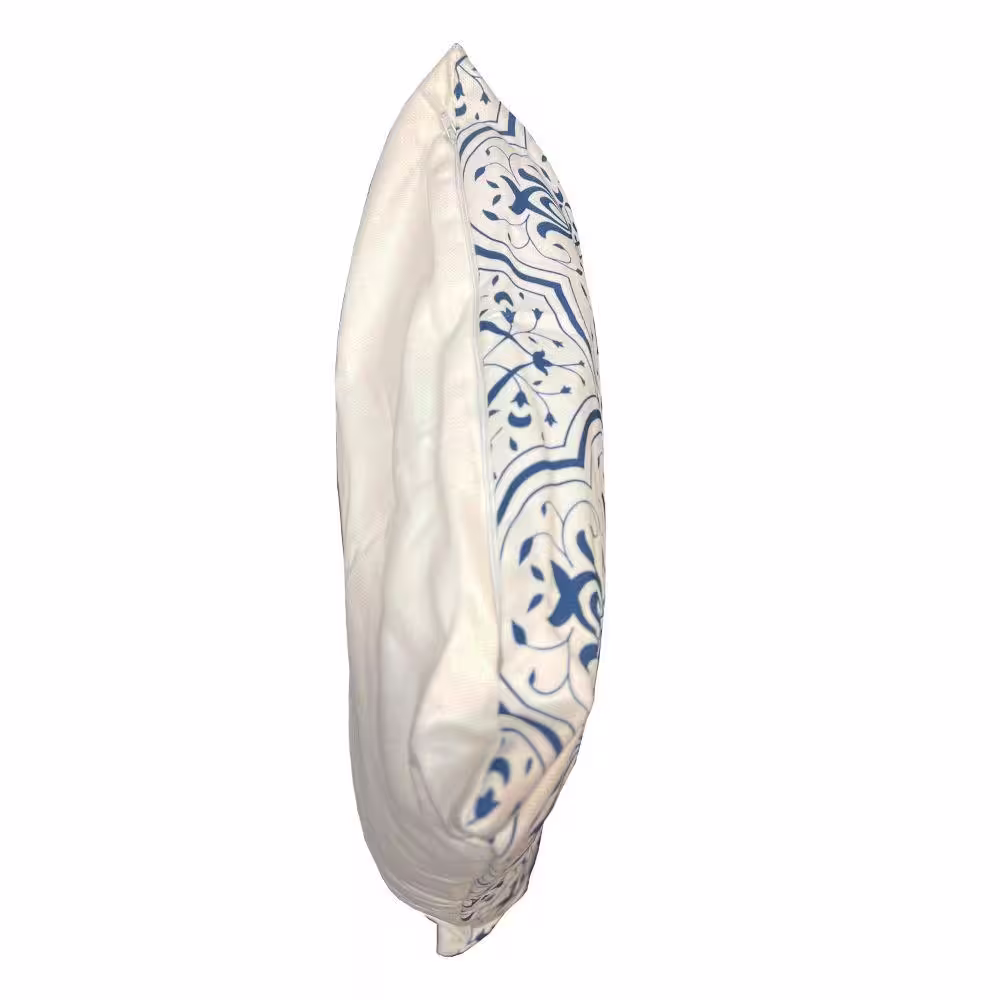 THE URBAN PORT Blue and White Classic Damask Print Cotton Decorative Square Accent Throw Pillow (16.90 in. x 16.90 in.) (Set of 2)