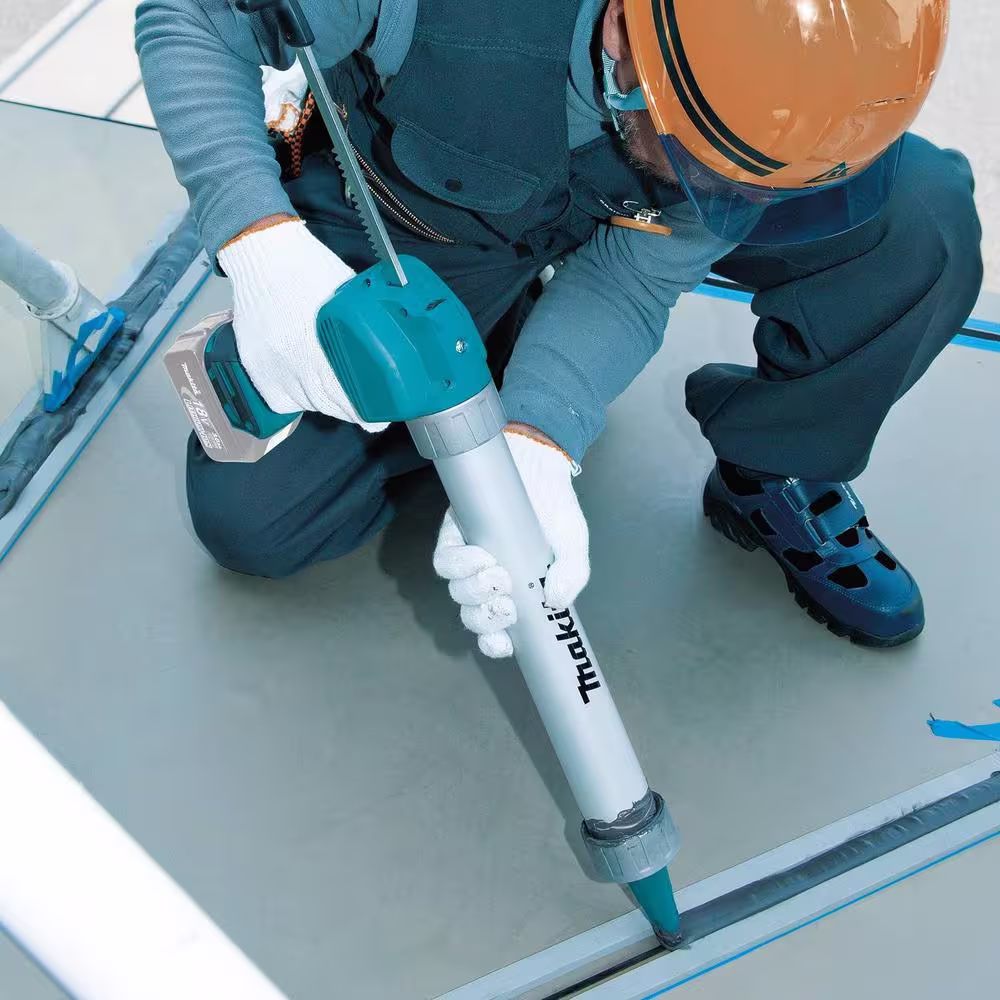 Makita 18V LXT Lithium-Ion Cordless 20 oz. Barrel Style Caulk and Adhesive Gun (Tool-Only)